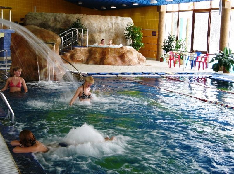 Санаторий Юность финская баня, джакузи, бассейн с гидропушками, водопадами и гейзерами Минское море