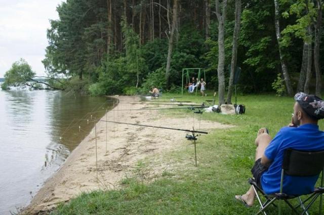 Рыбалка на берегу Заславского водохранилища - Минское море